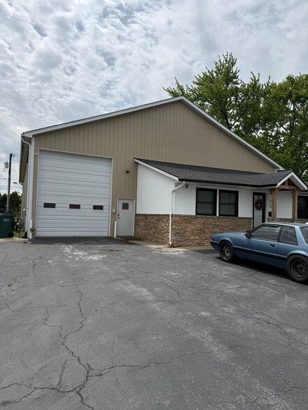 Primary Photo Of 510 Randle St, Valparaiso Manufacturing For Lease
