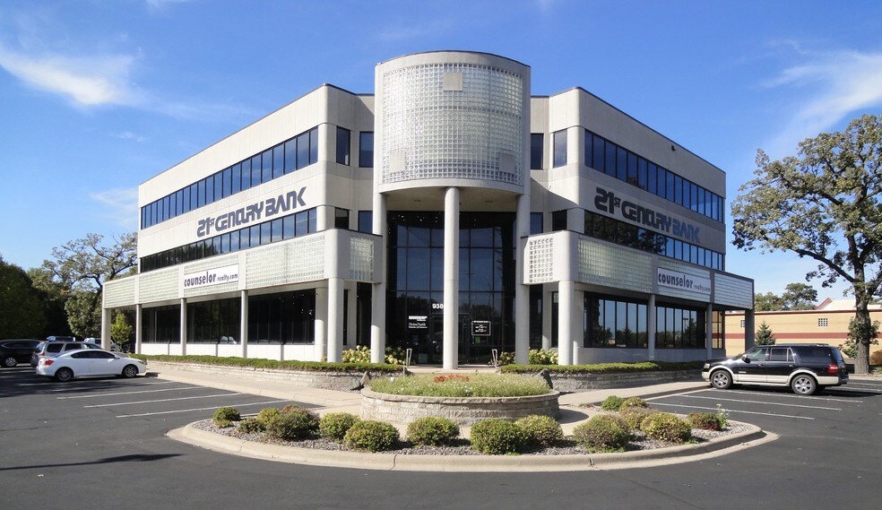 More Photos Of 9380 NE Central Ave, Blaine Office For Lease