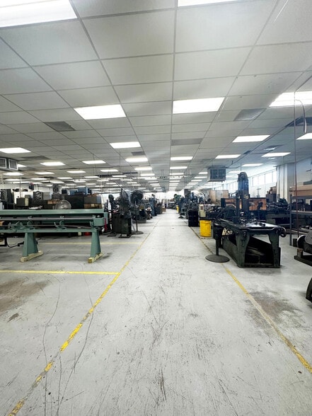 More Photos Of 10 Sparks St, Plainville Manufacturing For Sale