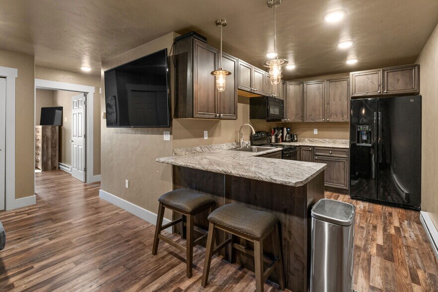 More Photos Of 303 Cold Iron Rd, Gallatin Gateway Warehouse For Sale