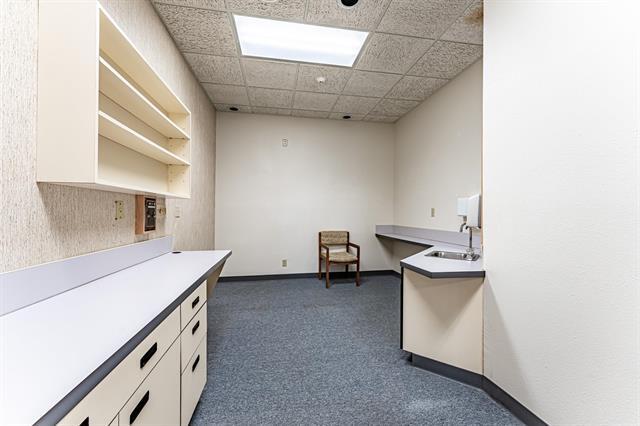 More Photos Of 34 SE Main St, Blackfoot Office For Sale