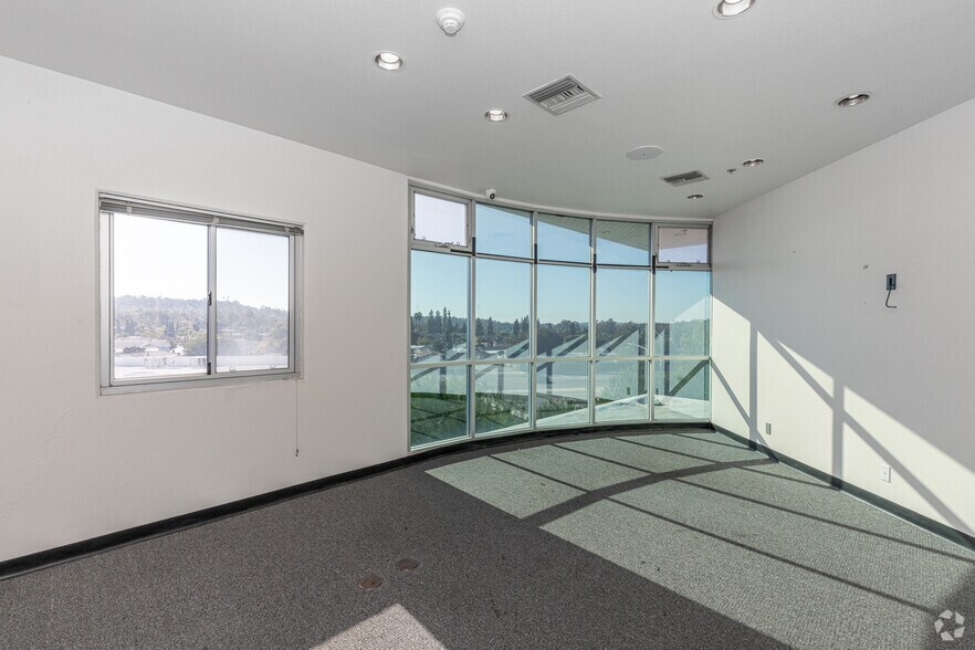 More Photos Of 2937 Norman Strasse Rd, San Marcos Warehouse For Lease