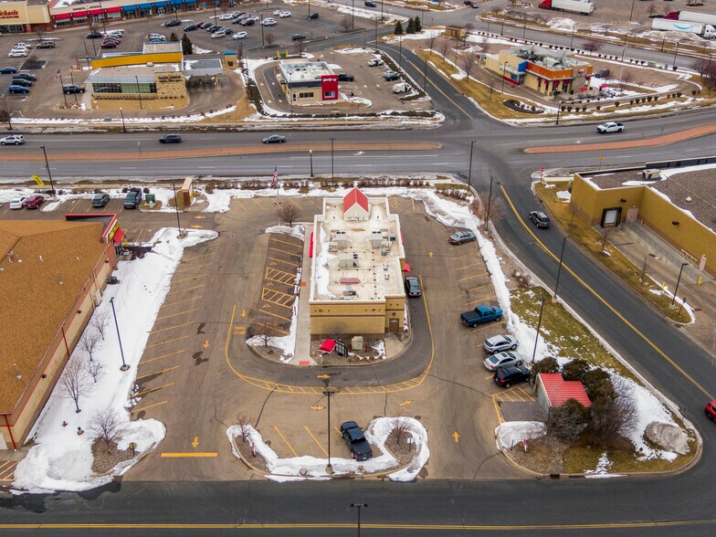 More Photos Of 8010 Old Carriage Ct, Shakopee Fast Food For Lease