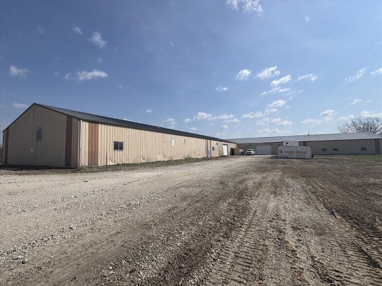 More Photos Of 212 Blees Industrial Dr, Macon Industrial For Sale