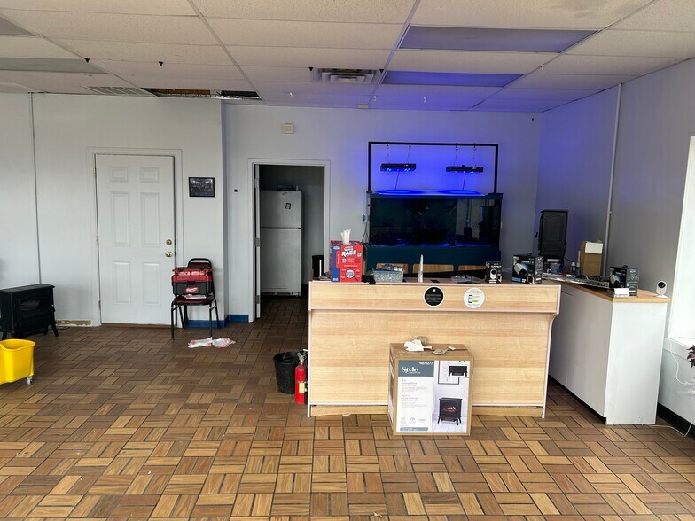 More Photos Of 309 Ruffner Ave, Charleston Convenience Store For Lease