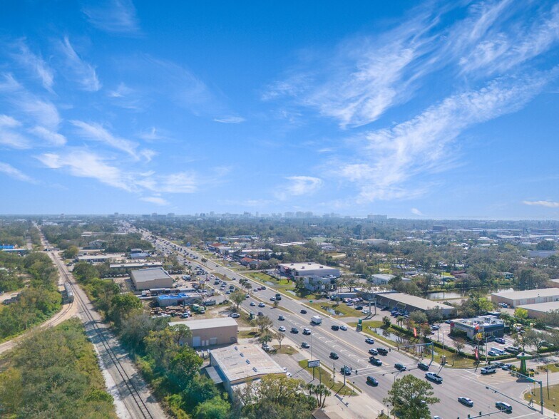 More Photos Of 4444 N Washington Blvd, Sarasota Warehouse For Sale
