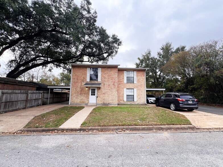 More Photos Of 602 S Jackson St, Brenham Apartments For Sale
