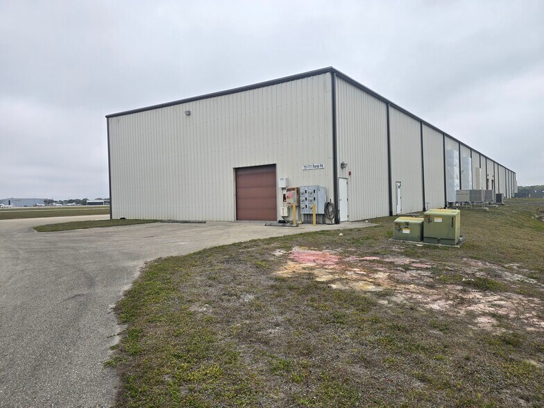 More Photos Of 711 Ramp Rd, Naples Airplane Hangar For Sale