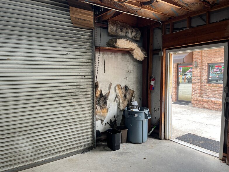 More Photos Of 5013 Park St, Jacksonville Auto Repair For Sale