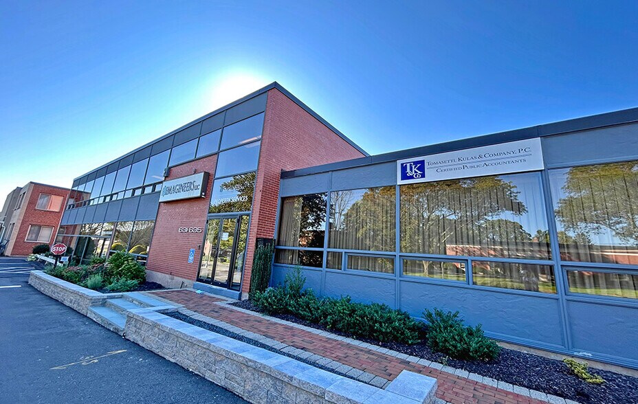 Primary Photo Of 631-635 Farmington Ave, Hartford Office For Sale