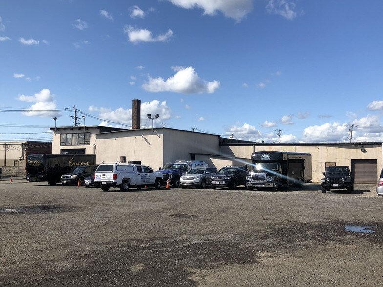 Primary Photo Of 373 2nd St, Everett Warehouse For Lease
