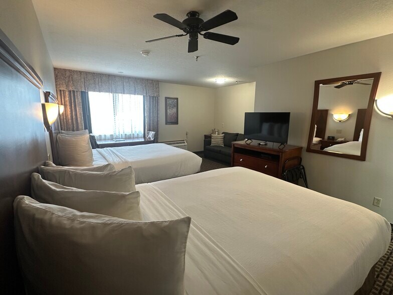 More Photos Of 1011 Rio Grande Ave, Gunnison Hotel For Sale