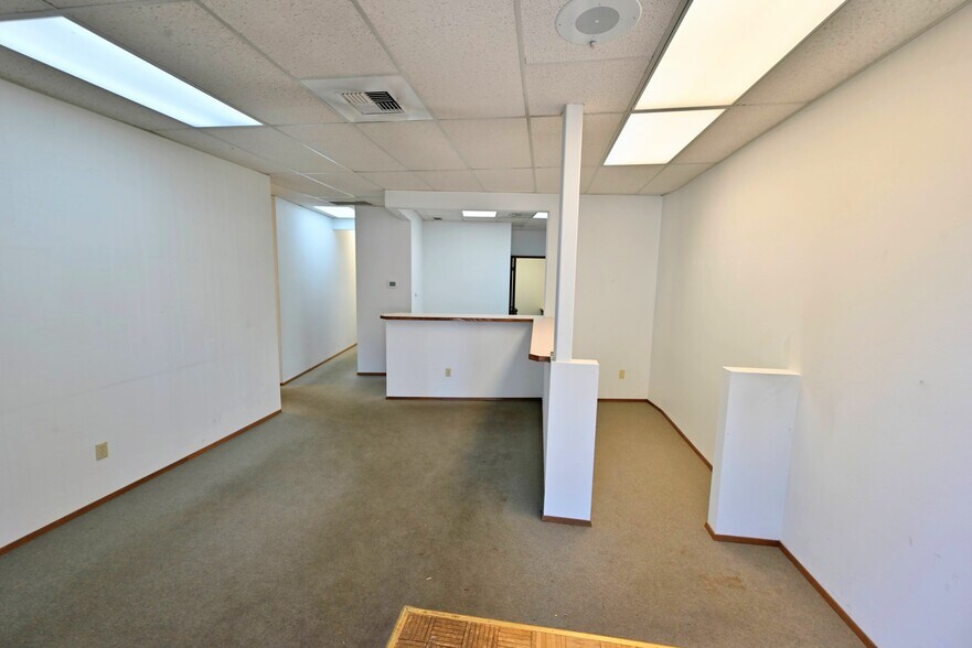 More Photos Of 3327 NE 125th Ave, Seattle Office For Sale