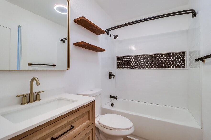 More Photos Of 569 Park Way, Chula Vista Apartments For Sale