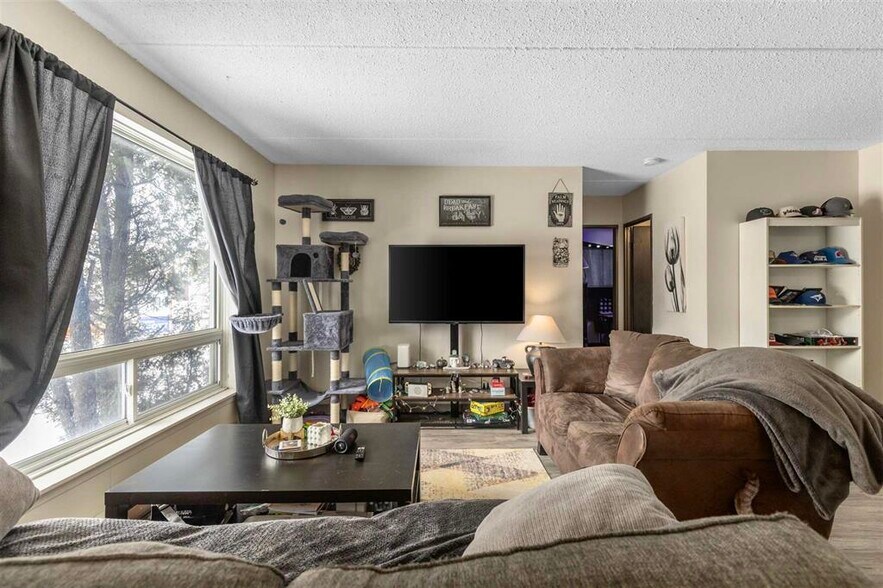 More Photos Of 269 Goulais Av, Sault Ste. Marie Apartments For Sale