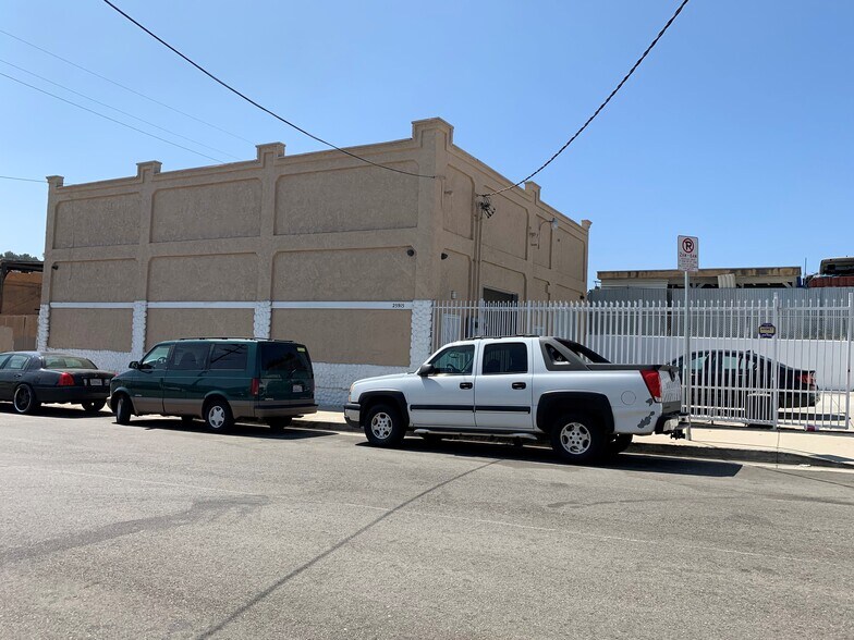 More Photos Of 25915 Senator Ave, Harbor City Warehouse For Lease