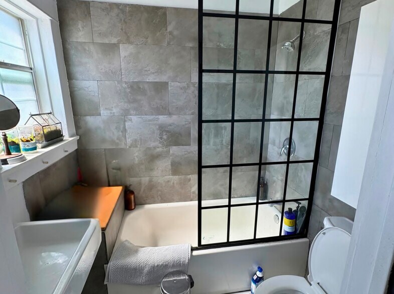 More Photos Of 2226-2230 Whittier Blvd, Los Angeles Apartments For Lease