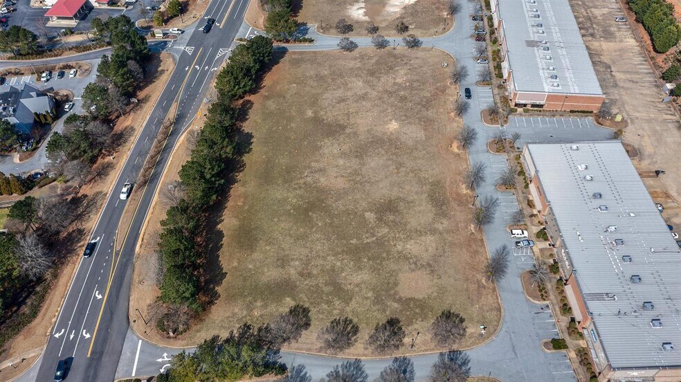 More Photos Of 1045 Commerce Dr, Greensboro Land For Sale