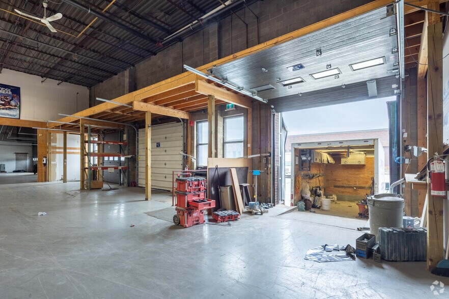 More Photos Of 2299 Drew Rd, Mississauga Light Manufacturing For Lease