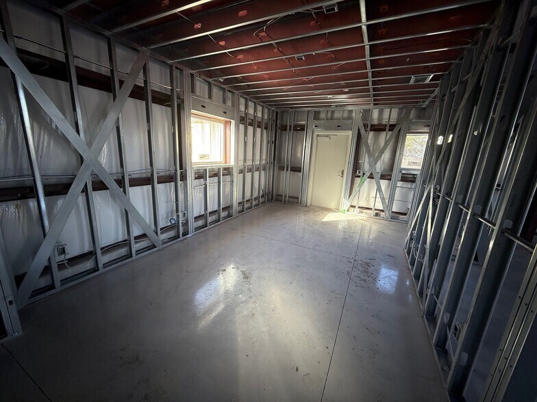 More Photos Of 6940 Sonny Dale Dr, West Melbourne Warehouse For Lease