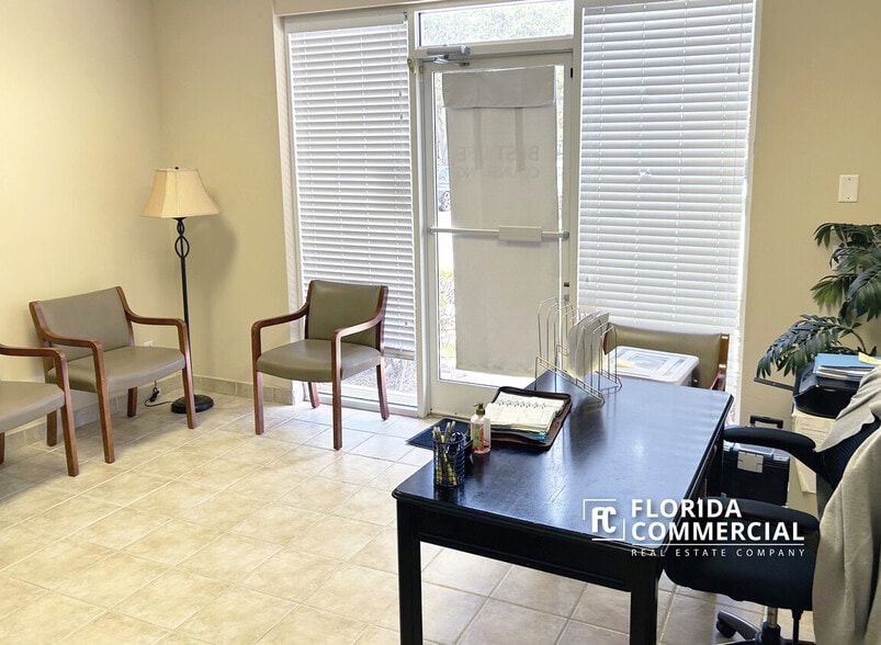 More Photos Of 563-617 SE Central Pky, Stuart Unknown For Lease