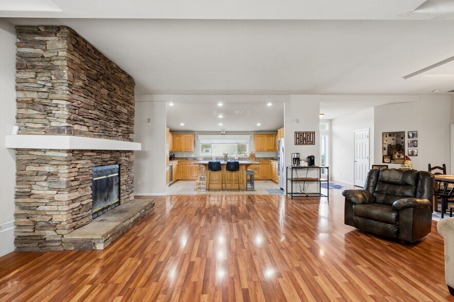 More Photos Of 3106 Golden Gate Dr, Napa Flex For Sale