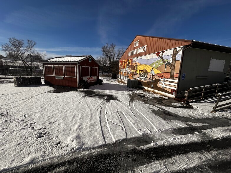 More Photos Of 522A S Main St, Broadway Flex For Sale