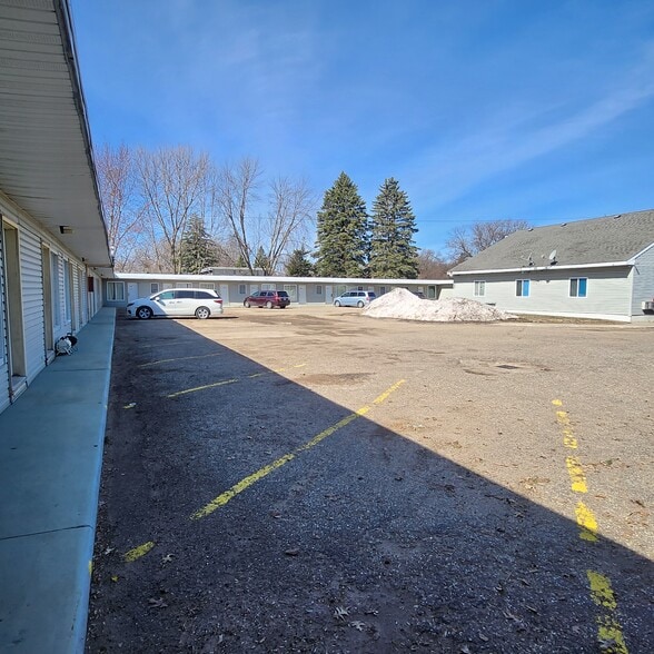 More Photos Of 1507 W Oakland Ave, Austin Hotel For Sale