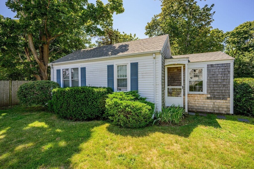 More Photos Of 53 School St, Hyannis Apartments For Sale
