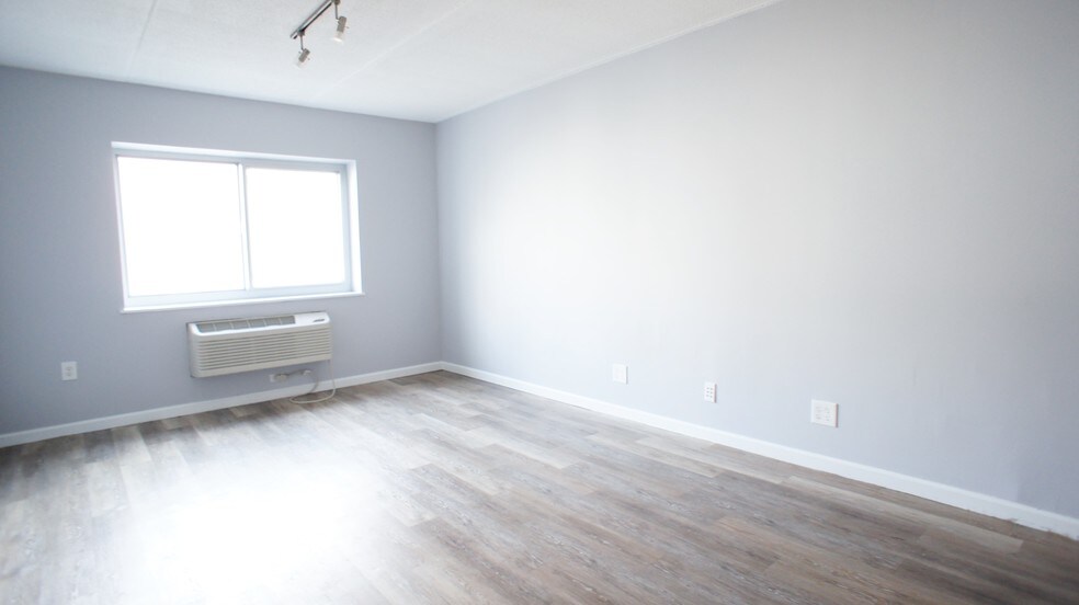 More Photos Of 9 Mott Ave, Norwalk Office For Lease