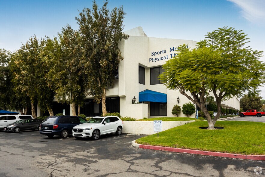 24007 Ventura Blvd, Calabasas, CA 91302 Office For Lease