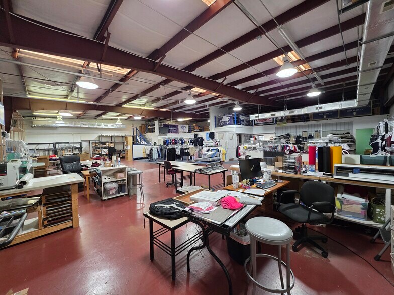 More Photos Of 29 Hunter Rd, Hilton Head Island Warehouse For Lease