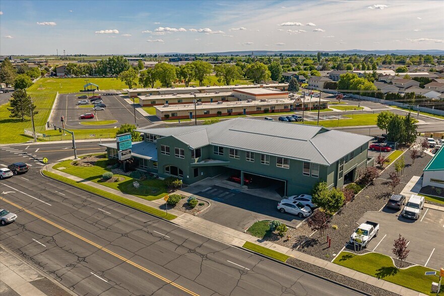 More Photos Of 1240 Pioneer Way S, Moses Lake Office For Sale