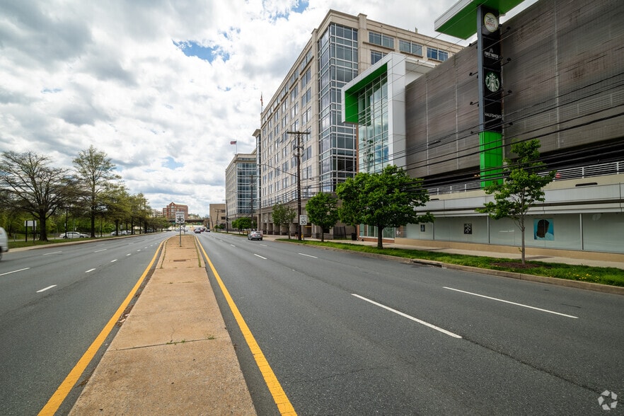 More Photos Of 111 Rockville Pike, Rockville Office For Lease
