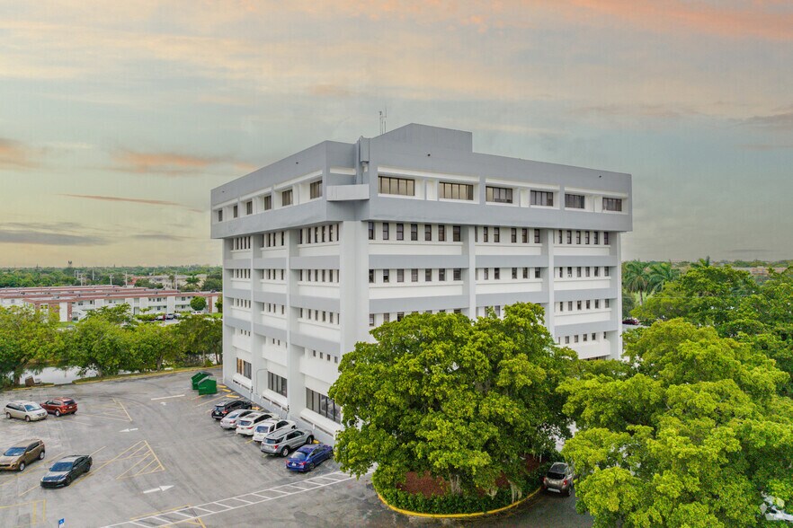 More Photos Of 4200 NW 16th St, Lauderhill Loft Creative Space For Lease