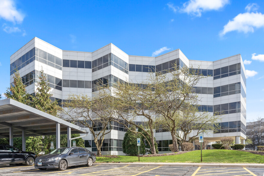 Primary Photo Of 1 TransAm Plaza Dr, Oakbrook Terrace Medical For Sale