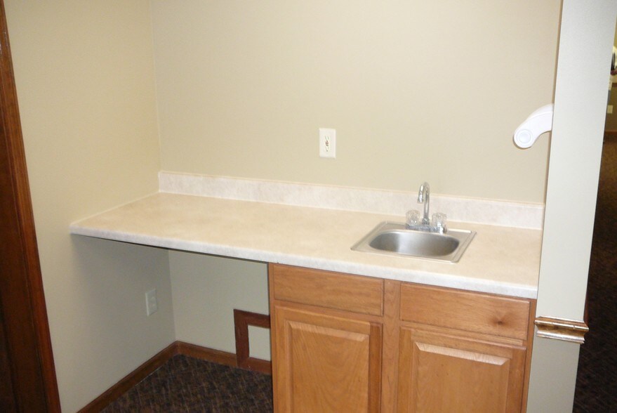 More Photos Of 1930 N Lakeman Dr, Bellbrook Office For Lease