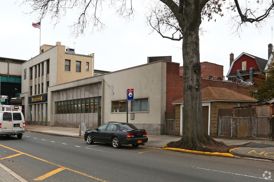 More Photos Of 93-22 Jamaica Ave, Woodhaven Medical For Lease