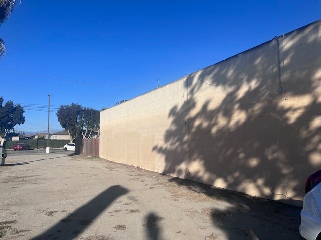 More Photos Of 4327-4329 Tweedy Blvd, South Gate Storefront For Sale
