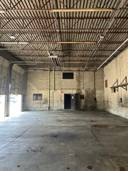 More Photos Of 2500 Spring Grove Ave, Cincinnati Warehouse For Sale