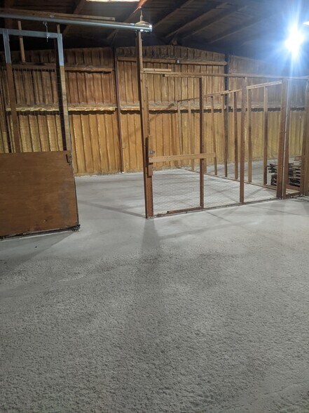 More Photos Of 161 Westland Dr, Bad Axe Warehouse For Lease