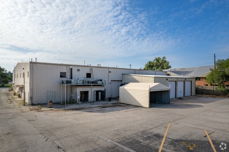 More Photos Of 4300 S Congress Ave, Austin Office For Sale