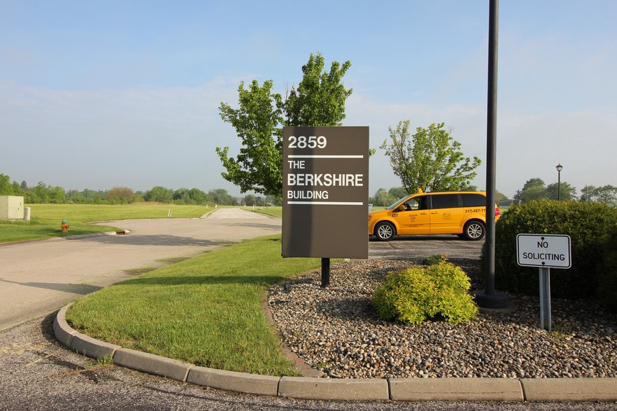 More Photos Of 2859 Northpark Ave, Huntington Medical For Lease