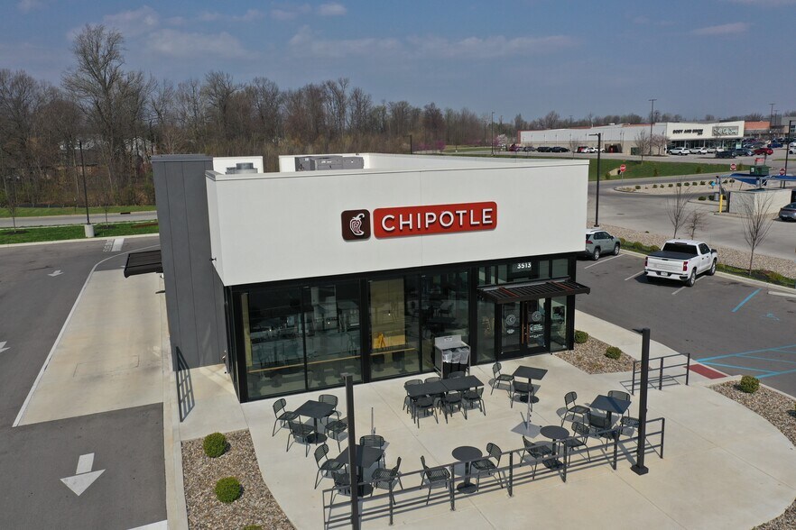 Primary Photo Of 3513 E 10th St, Jeffersonville General Retail For Sale