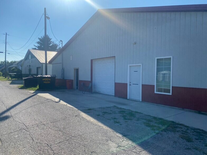 More Photos Of 18 N 4th St, Gosport Storefront Retail Office For Sale