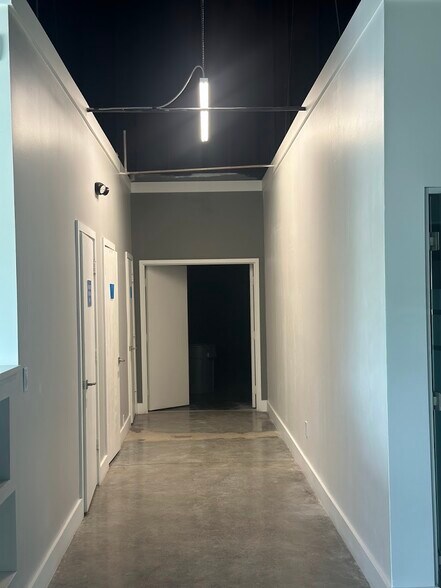 More Photos Of 161 Commerce Rd, Boynton Beach Warehouse For Sale