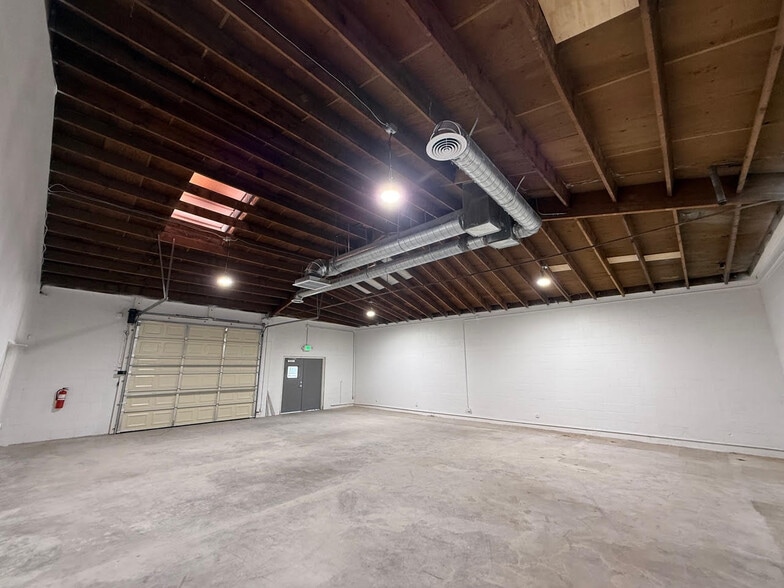 More Photos Of 3605 E 8th St, Los Angeles Distribution For Sale