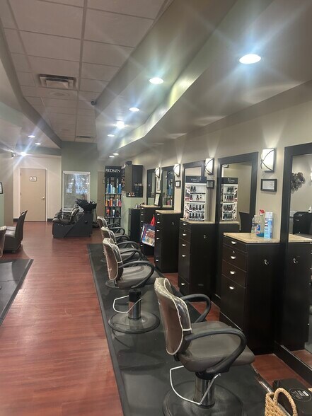 More Photos Of 500 E Royalton Rd, Broadview Heights General Retail For Lease
