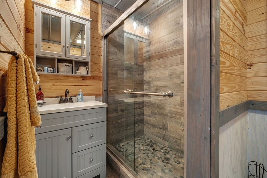 More Photos Of 4004 Golf Course Rd, Perry Lodge Meeting Hall For Sale