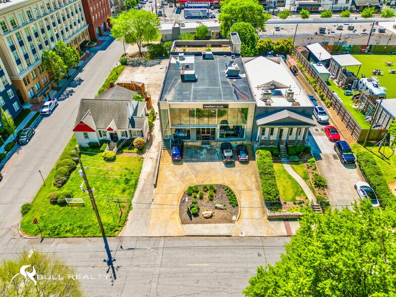 More Photos Of 333 Buckhead Ave NE, Atlanta Freestanding For Lease